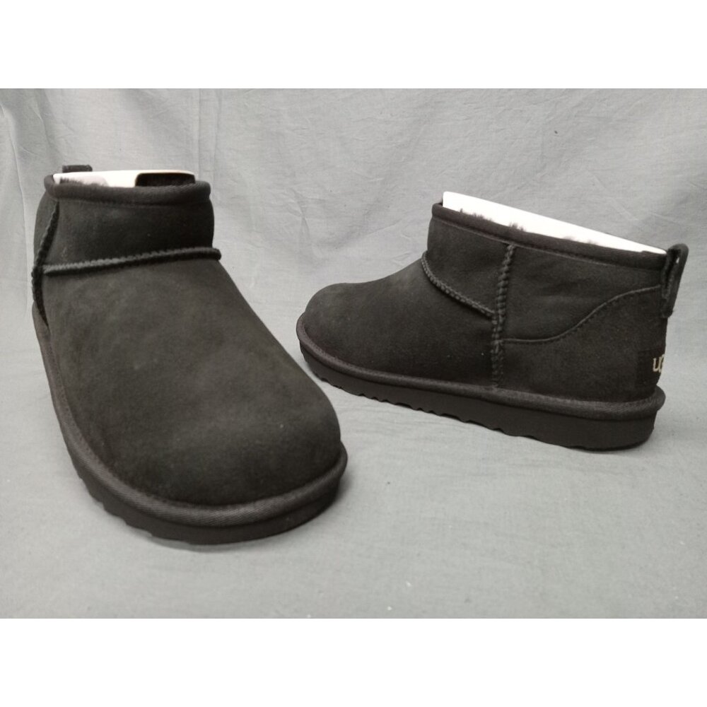 UGG Australia Girls Classic Ultra Mini Boots Pull-On Black Size 6 NEW IN BOX!